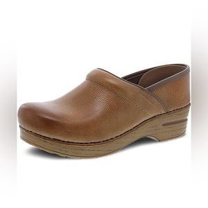 Dansko Professional Clogs size 39 in Honey